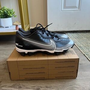 Nike Alpha Huarache 4 Keystone ‘Black Dark Smoke Grey’